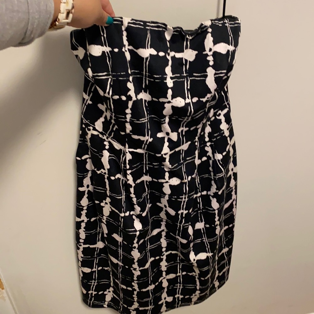 Express strapless dress with pockets!